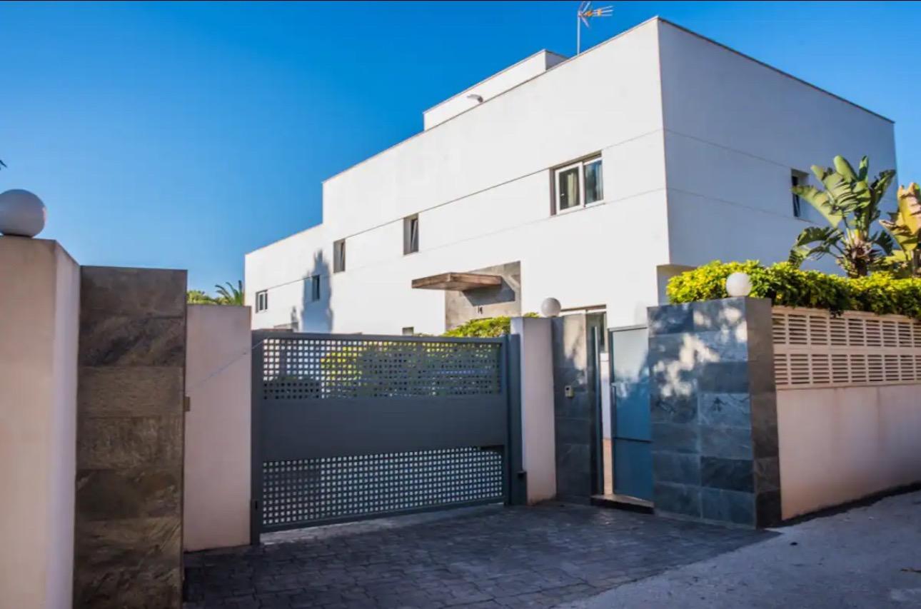 Villa a Albir, Alicante, Spagna 4 camere da letto, 548 mq. N° 165337