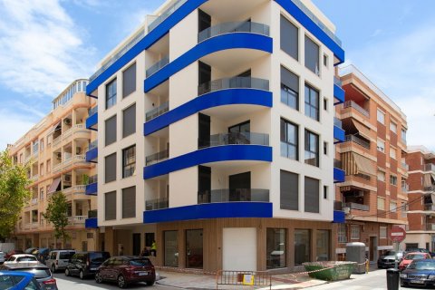 Apartment à Torrevieja, Alicante, Espagne 2 chambres, 88 m2 No. 115138