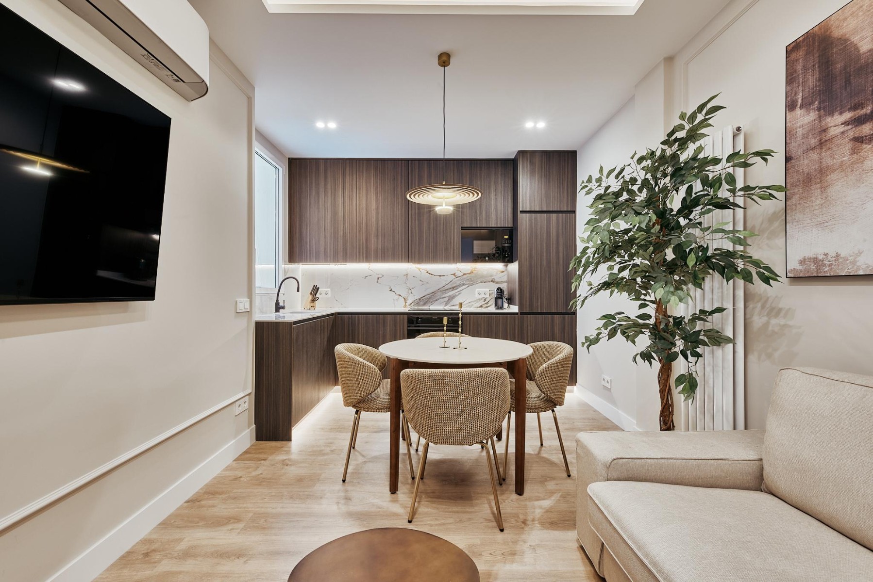 Villa à Madrid, Espagne 2 chambres, 48 m2 No. 179924