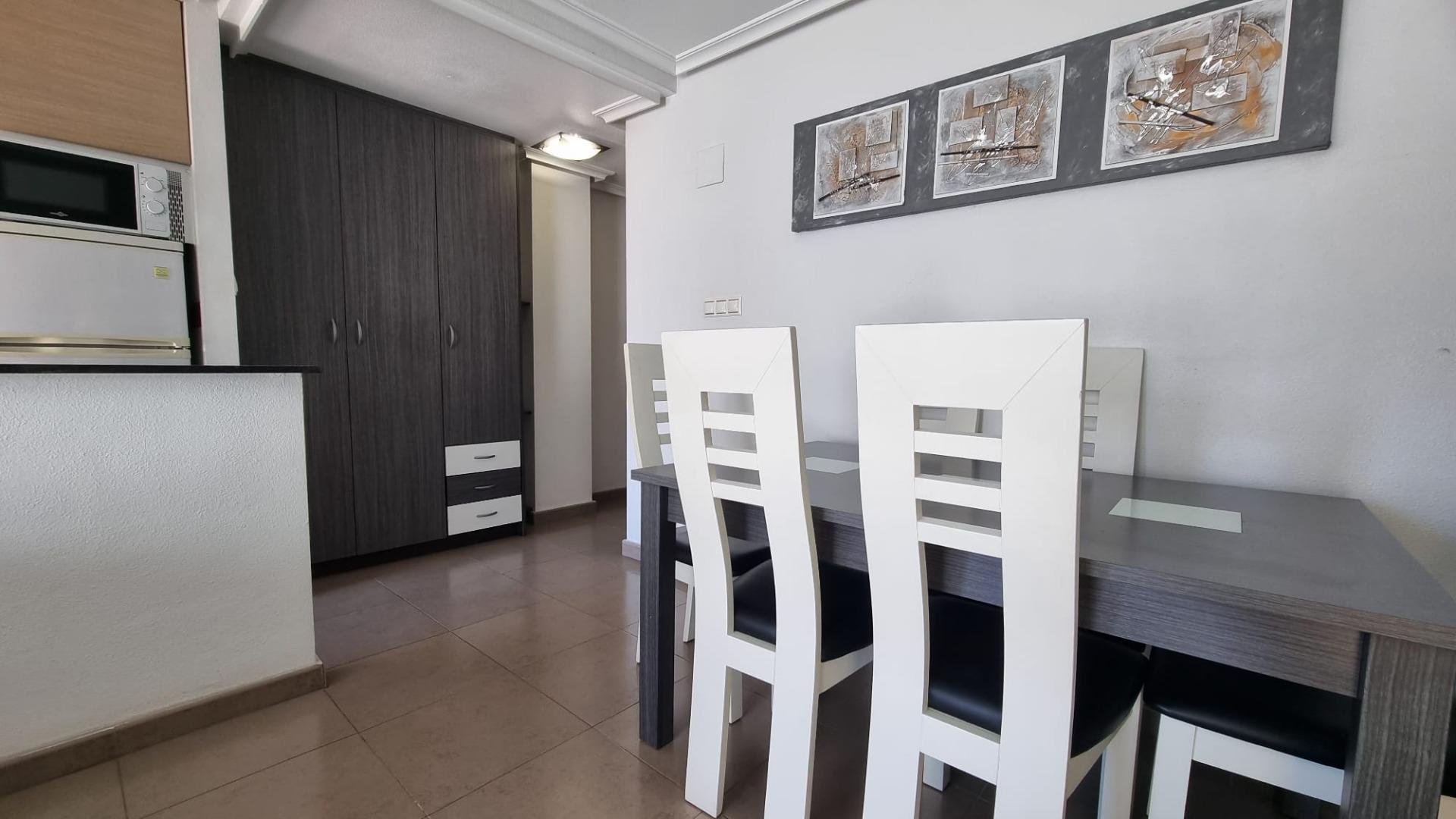 Lägenhet i Torrevieja, Alicante, Spanien 2 sovrum, 75 kvm. Nr. 182829