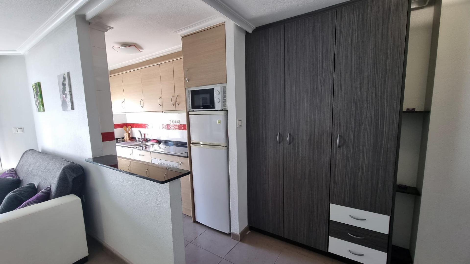 Lägenhet i Torrevieja, Alicante, Spanien 2 sovrum, 75 kvm. Nr. 182829
