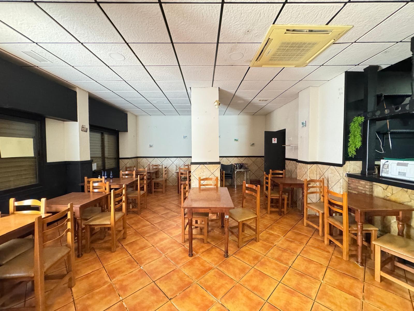 Commercial property in Torrevieja, Alicante, Spain 159 sq.m. No. 182832