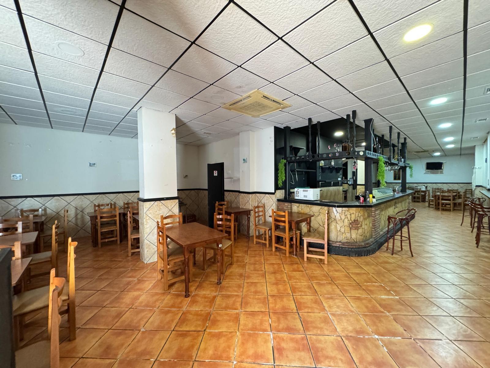 Commercial property in Torrevieja, Alicante, Spain 159 sq.m. No. 182832