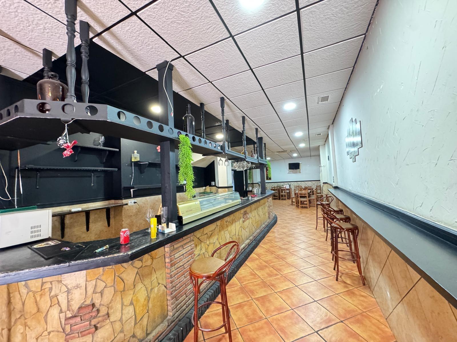 Commercial property in Torrevieja, Alicante, Spain 159 sq.m. No. 182832