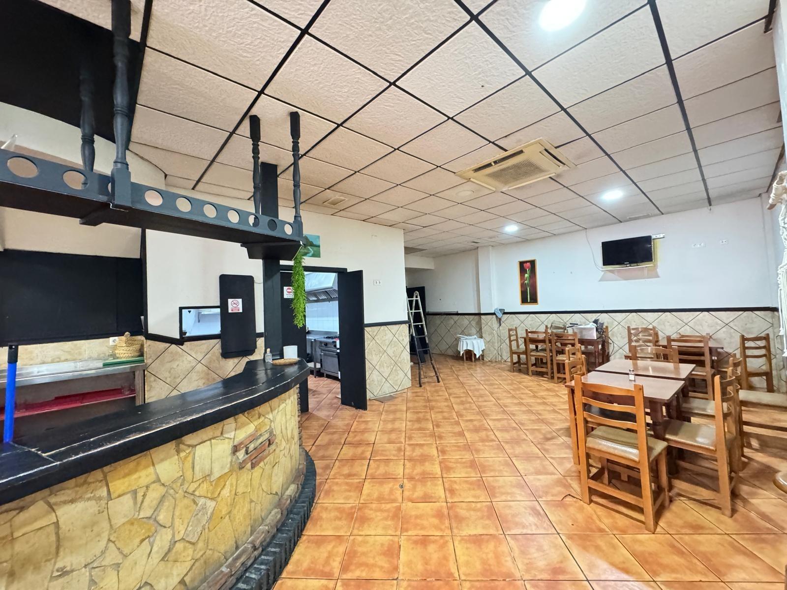 Commercial property in Torrevieja, Alicante, Spain 159 sq.m. No. 182832