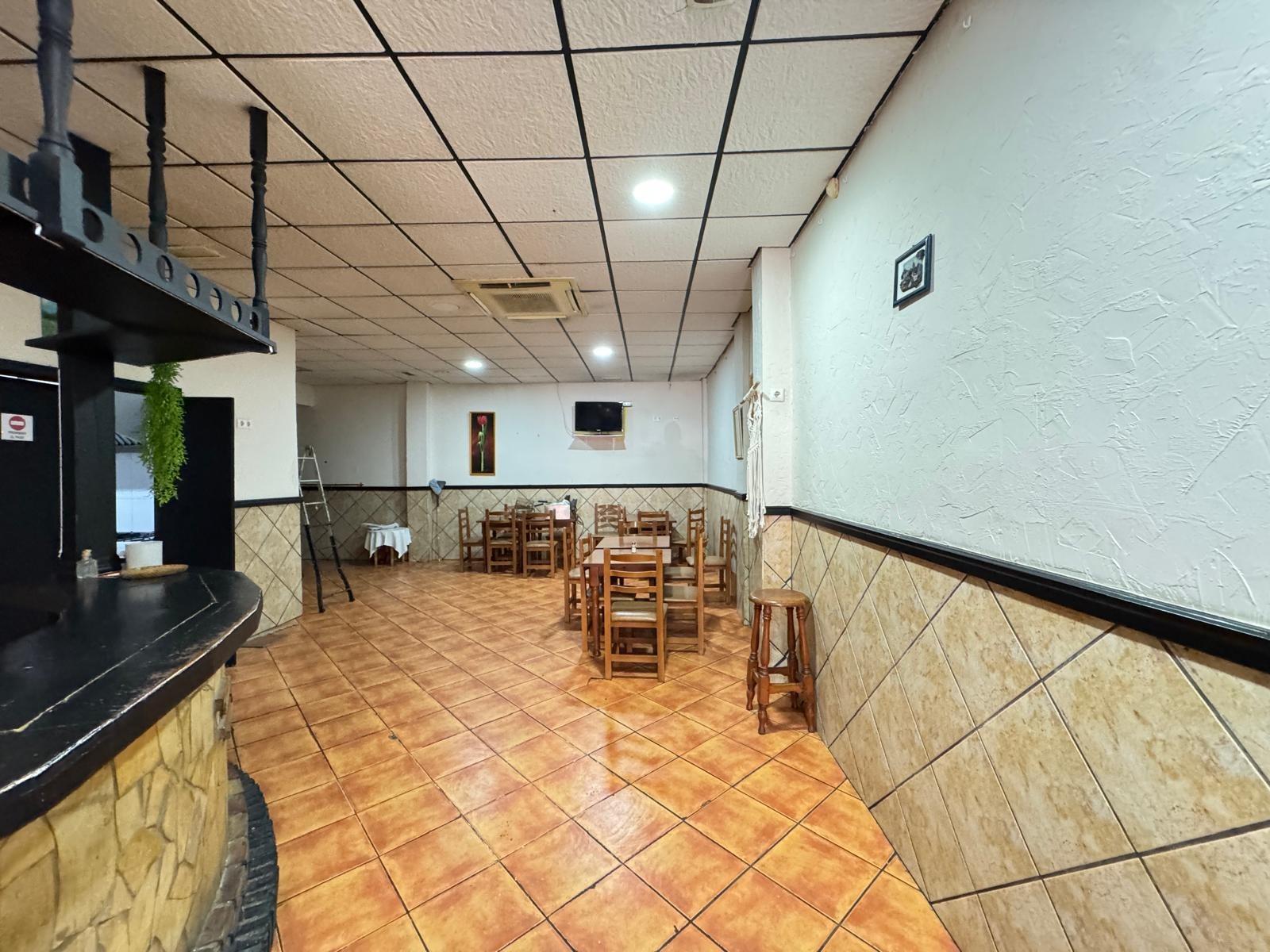 Commercial property in Torrevieja, Alicante, Spain 159 sq.m. No. 182832