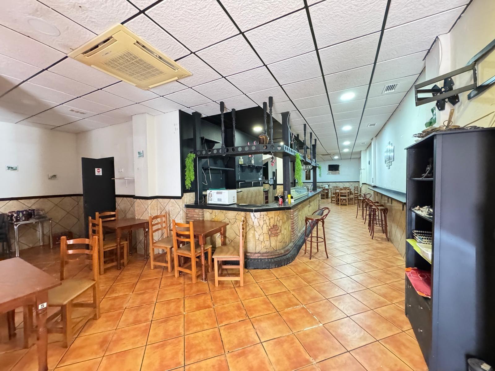 Commercial property in Torrevieja, Alicante, Spain 159 sq.m. No. 182832