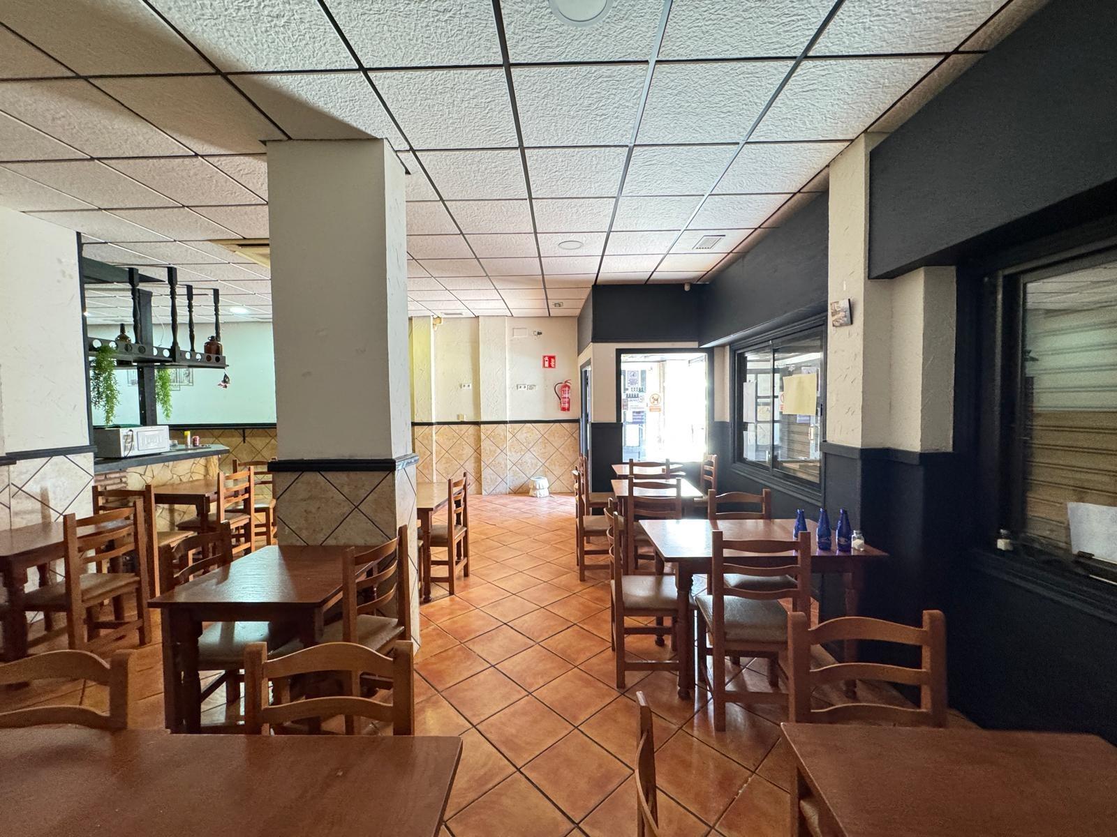 Commercial property in Torrevieja, Alicante, Spain 159 sq.m. No. 182832