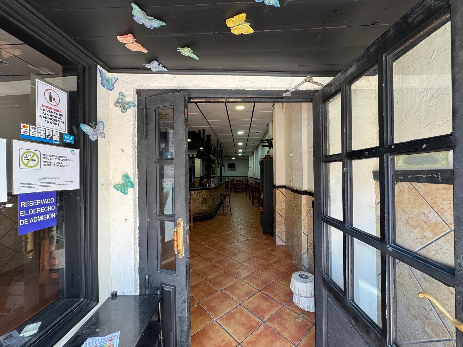 Commercial property in Torrevieja, Alicante, Spain 159 sq.m. No. 182832
