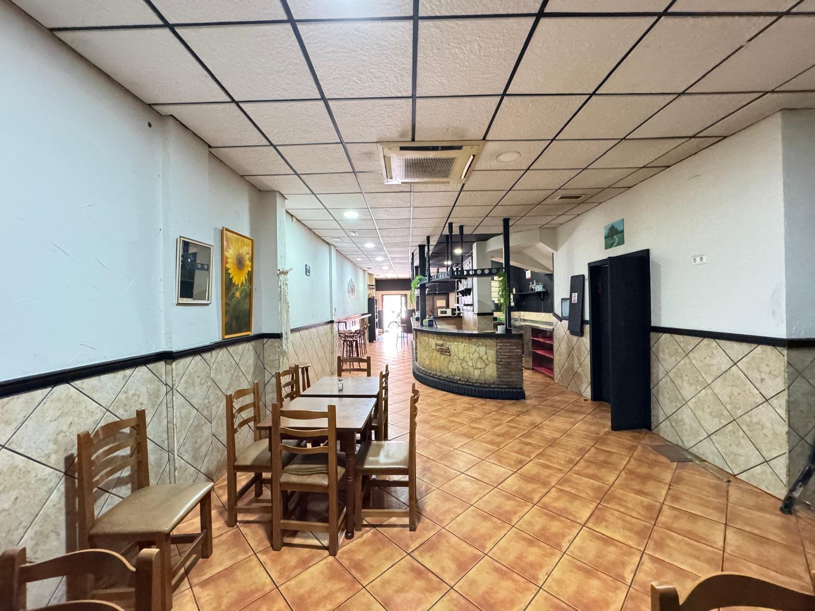 Commercial property in Torrevieja, Alicante, Spain 159 sq.m. No. 182832