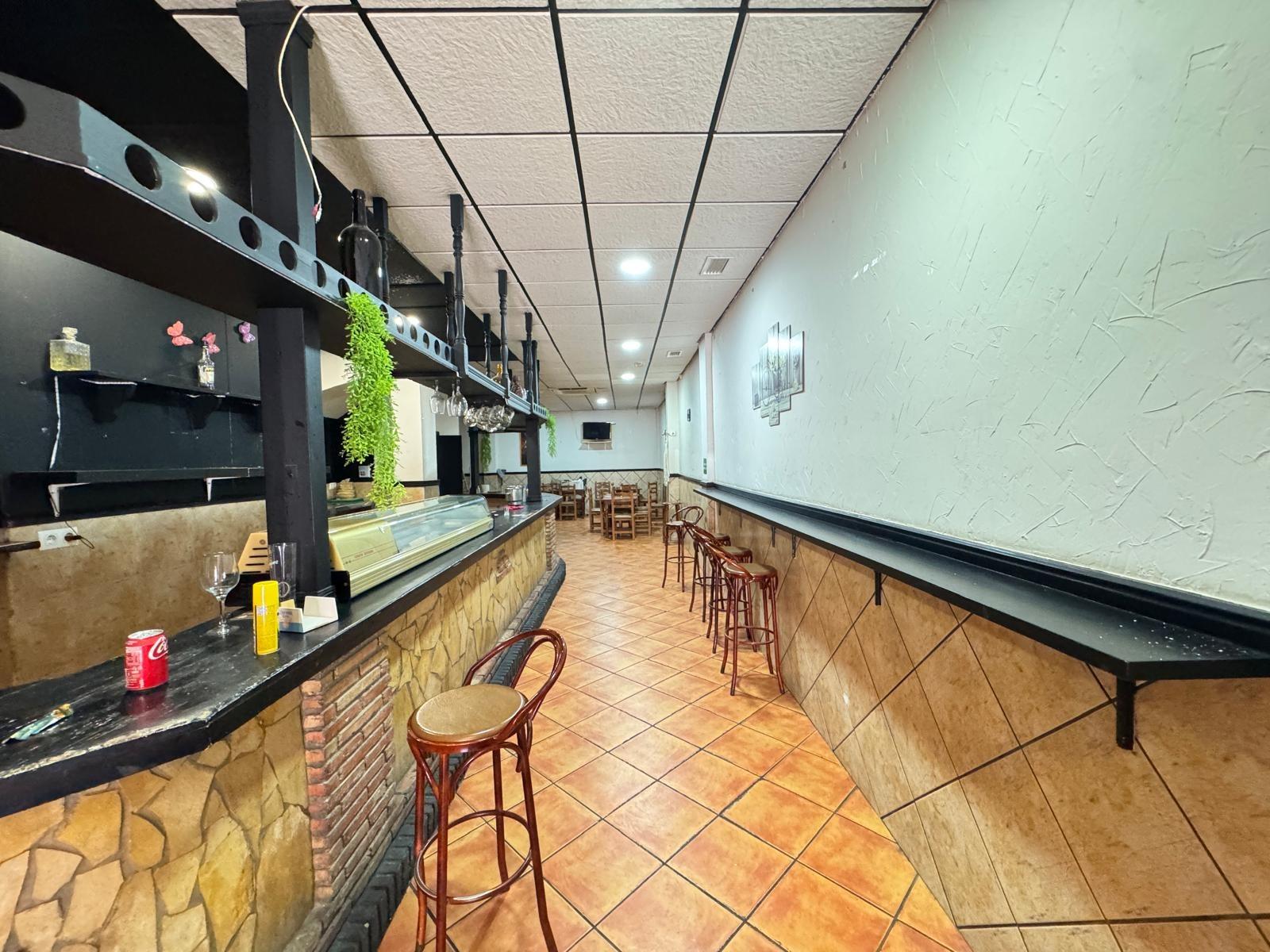 Commercial property in Torrevieja, Alicante, Spain 159 sq.m. No. 182832