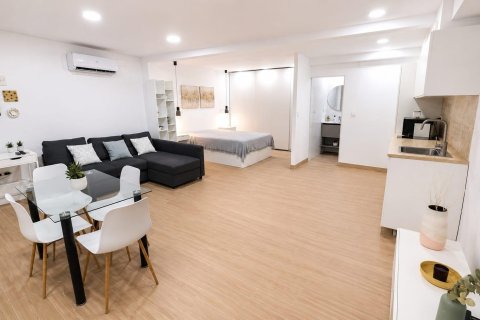 Propiedad comercial en Alicante, España 50 m2 No. 182831