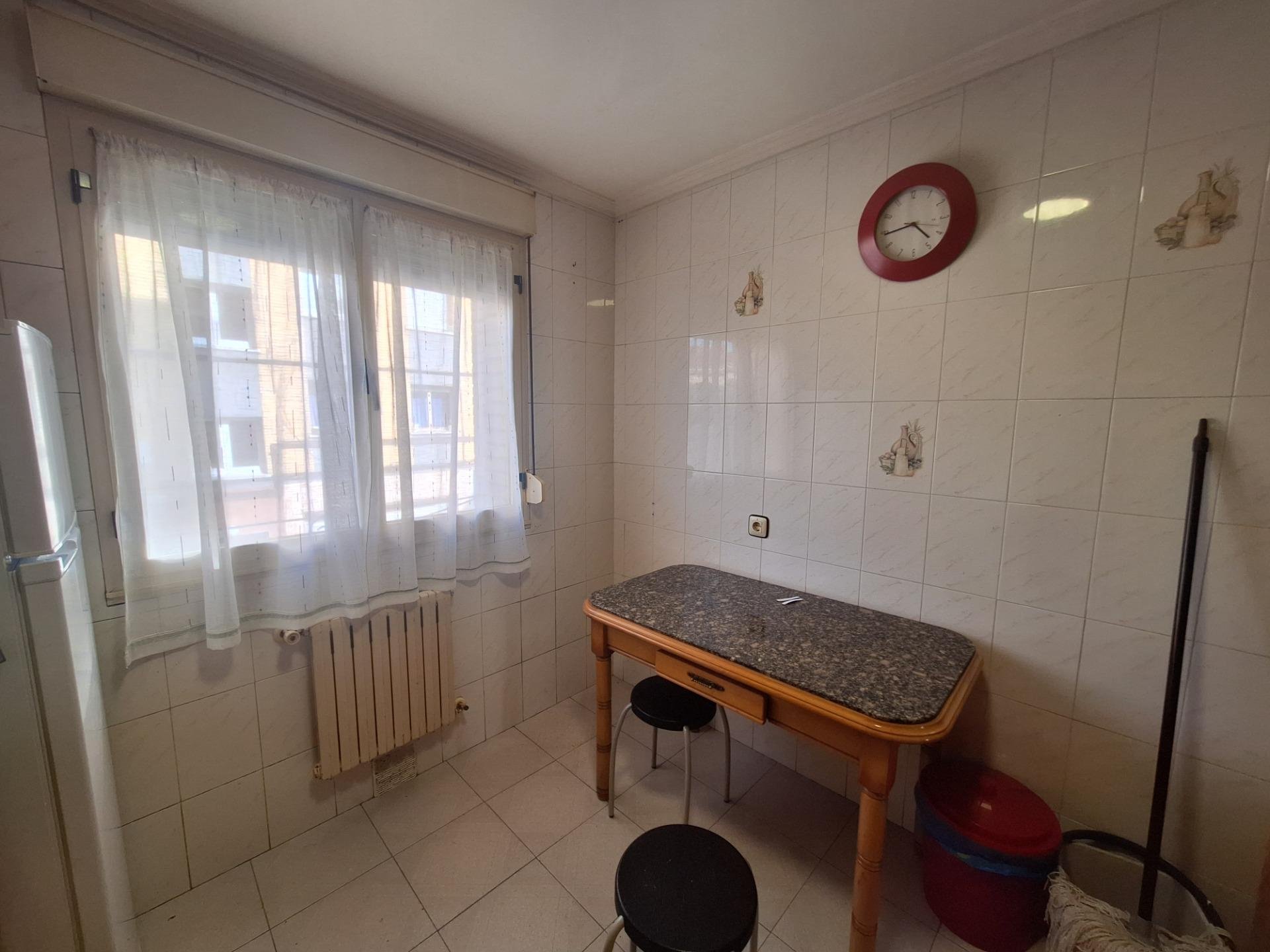 Apartamento en Siero, Asturias, España 2 dormitorios, 88 m2 No. 182828
