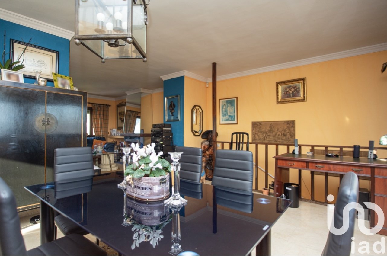 Tvåvåningslägenhet i Marbella, Malaga, Spanien 3 sovrum, 204 kvm. Nr. 173359