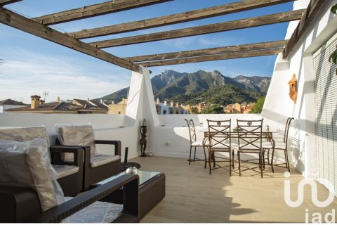 Tvåvåningslägenhet i Marbella, Malaga, Spanien 3 sovrum, 204 kvm. Nr. 173359