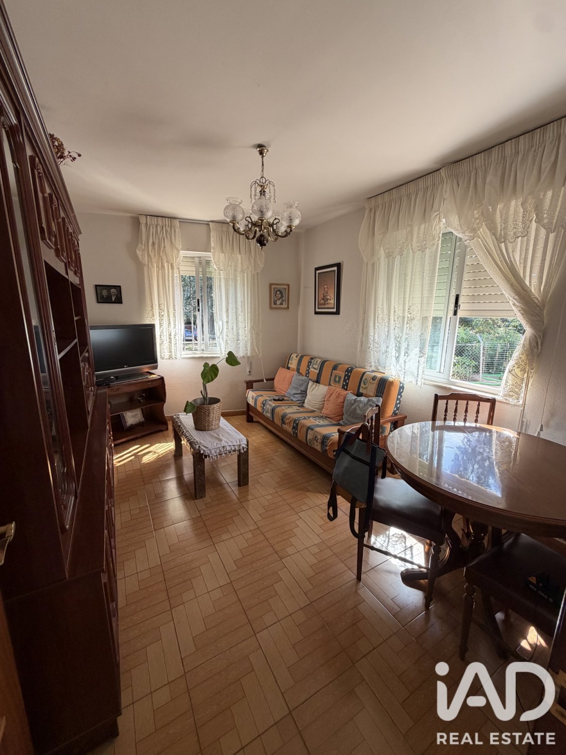 Villa en Villamañán, León, España 2 dormitorios, 110 m2 No. 195810