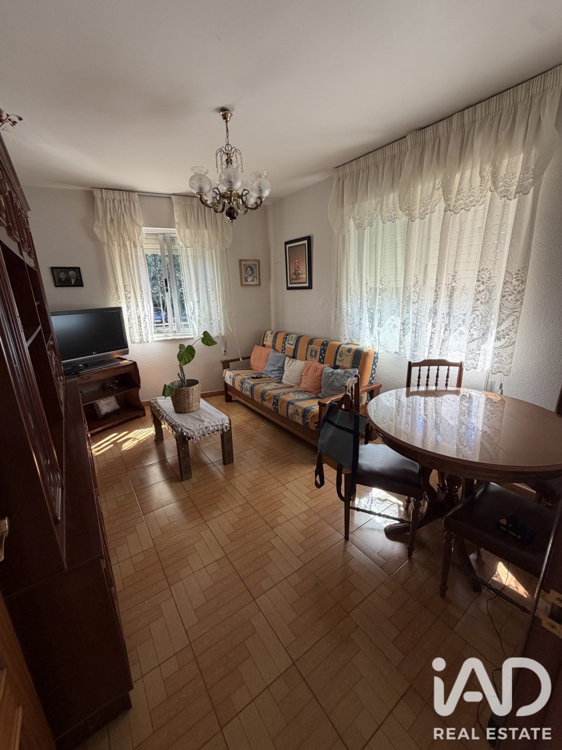 Villa en Villamañán, León, España 2 dormitorios, 110 m2 No. 195810