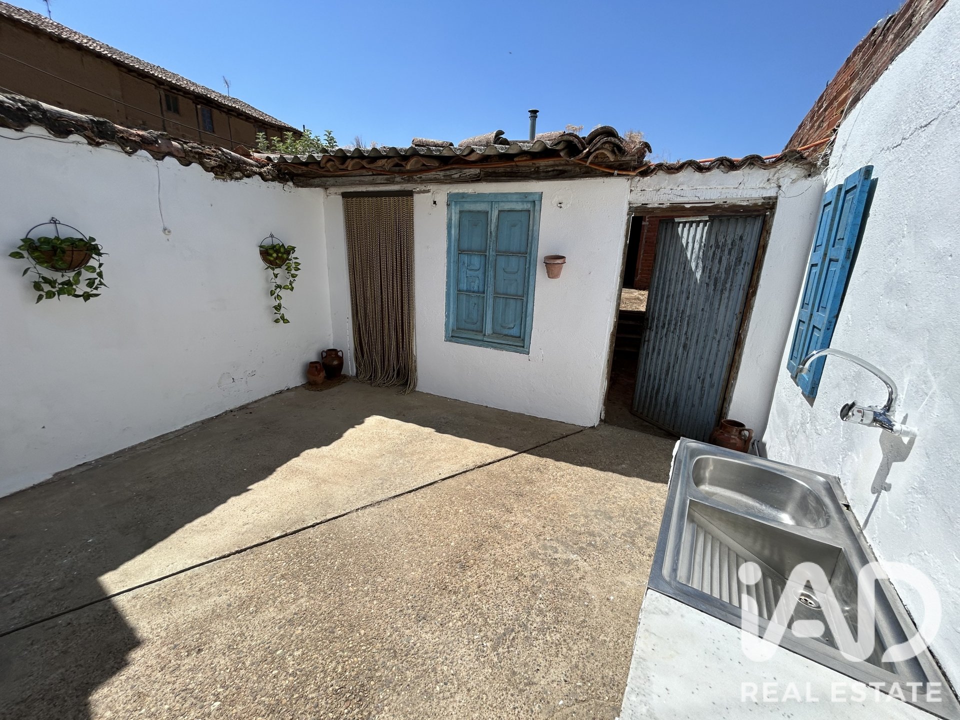 Villa en Villamañán, León, España 2 dormitorios, 110 m2 No. 195810