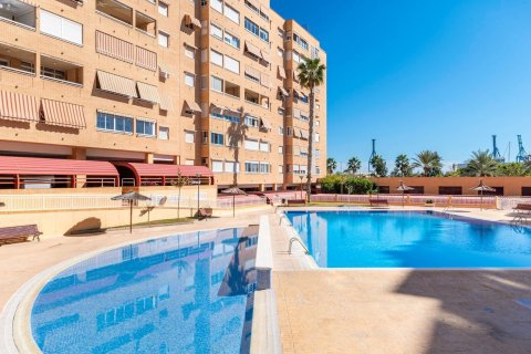 Appartamento a Alicante, Spagna 3 camere da letto, 95 mq. N° 180106