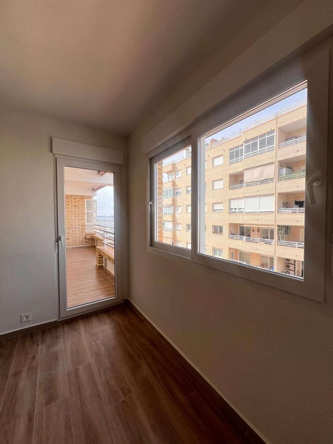Apartment in Torrevieja, Alicante, Spain 2 bedrooms, 83 sq.m. No. 181301