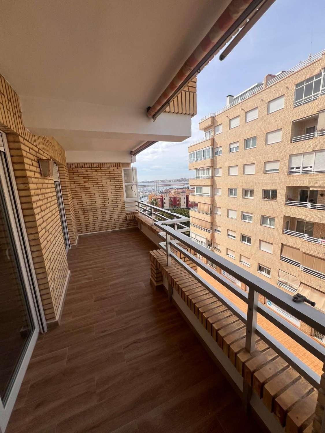 Apartment in Torrevieja, Alicante, Spain 2 bedrooms, 83 sq.m. No. 181301
