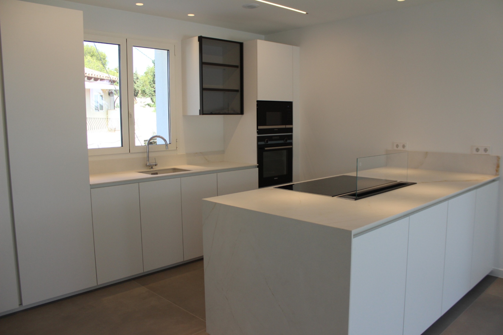 Villa in Teulada, Alicante, Spain 5 bedrooms, 240 sq.m. No. 106206