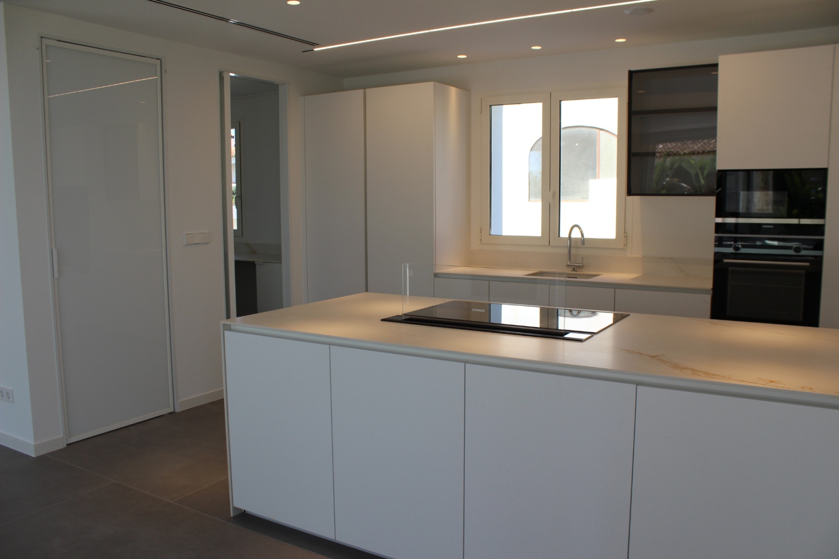 Villa in Teulada, Alicante, Spain 5 bedrooms, 240 sq.m. No. 106206