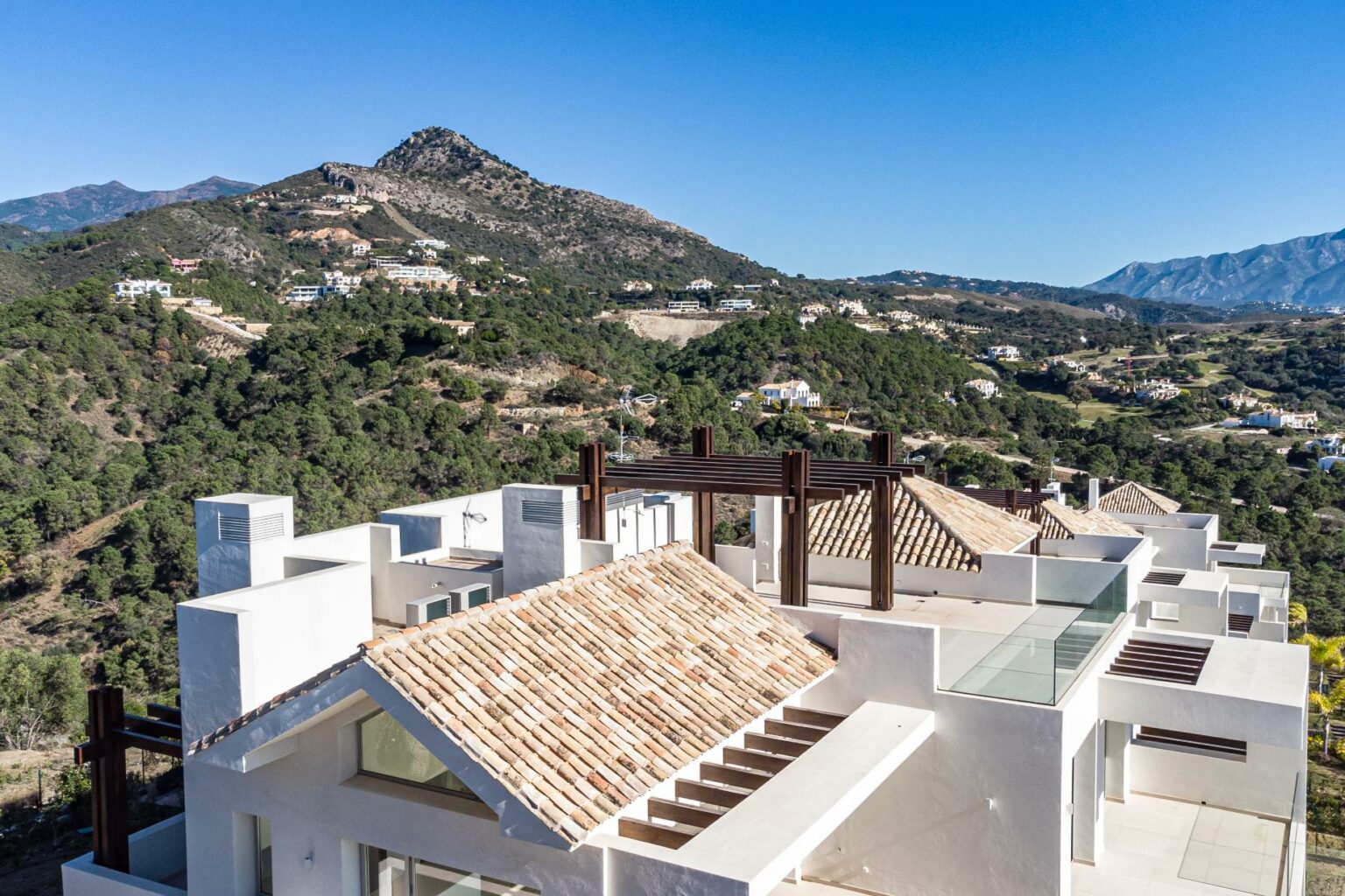 Lägenhet i Benahavis, Malaga, Spanien 2 sovrum, 107 kvm. Nr. 136018