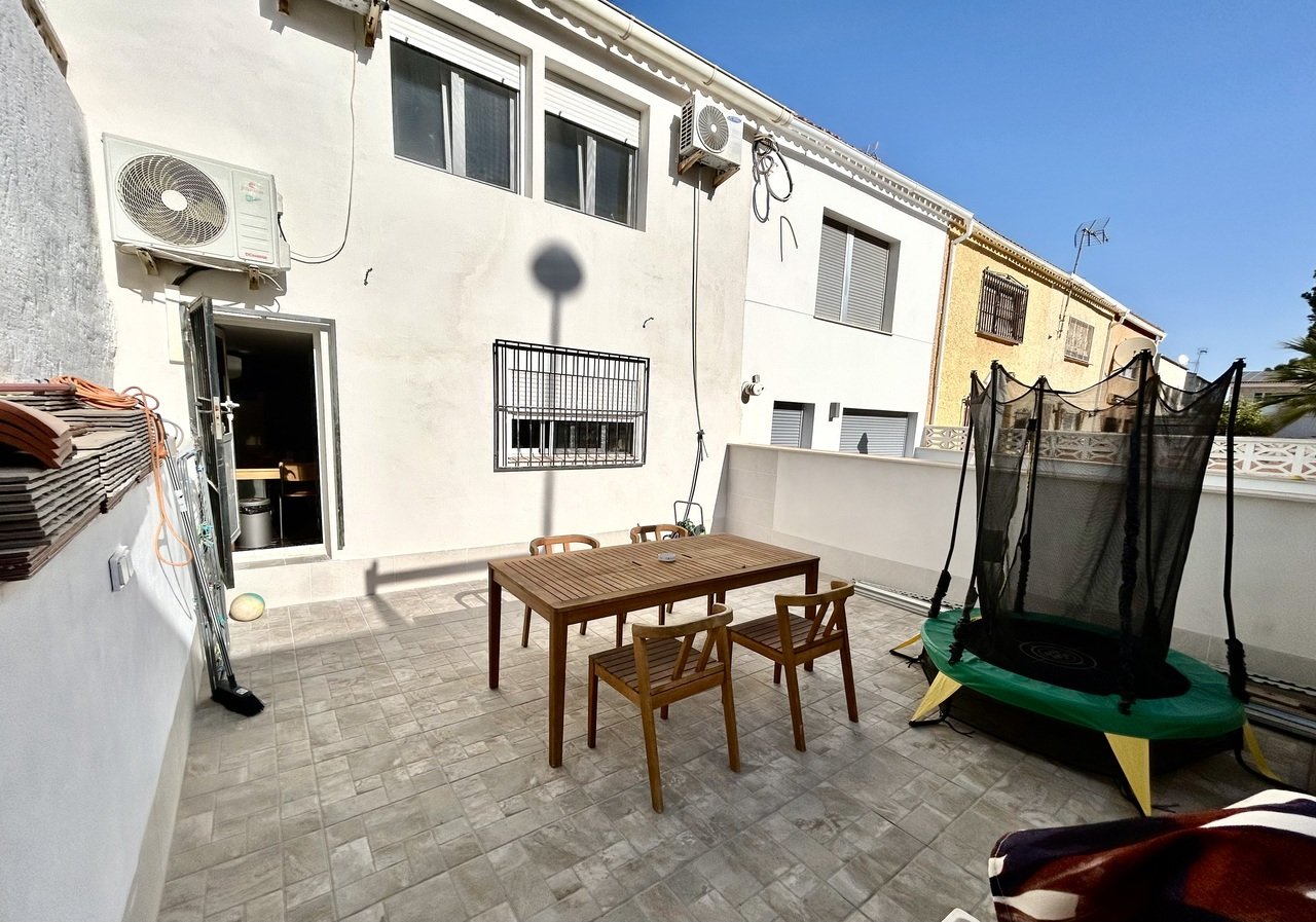 Kaupunkipientalo Los Balcones, Alicante, Espanja 3 makuuhuonetta, 91 m2 No. 195699