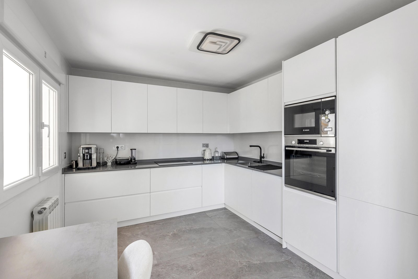 Villa à Torrevieja, Alicante, Espagne 5 chambres, 257 m2 No. 195698