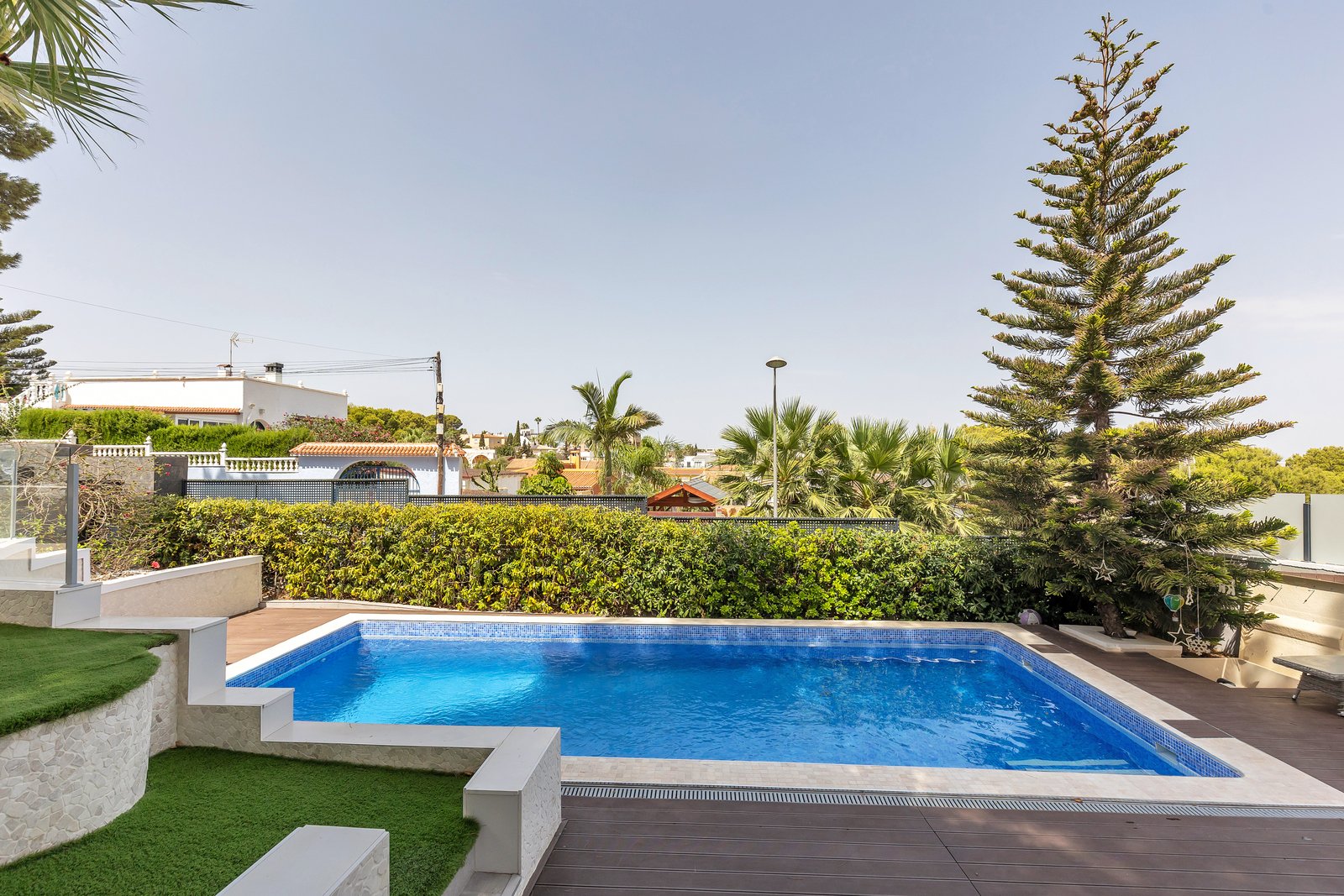 Villa à Torrevieja, Alicante, Espagne 5 chambres, 257 m2 No. 195698
