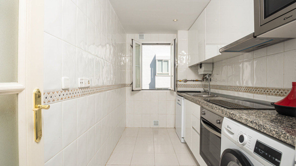 Apartamento en Marbella, Málaga, España 2 dormitorios, 80 m2 No. 173784