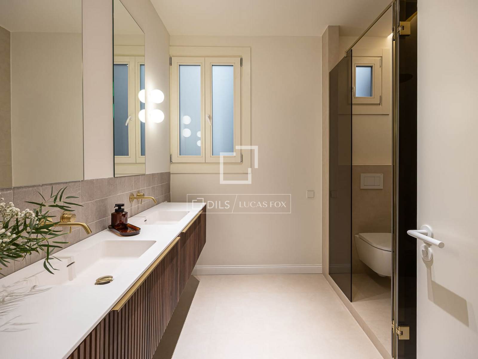Appartamento a Barcelona, Spagna 4 camere da letto, 231 mq. N° 150750