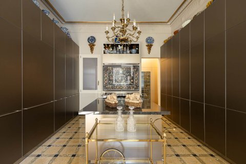 Dzīvoklis Barcelona, Spānijā 4 istabas, 273 m2 Nr. 150751