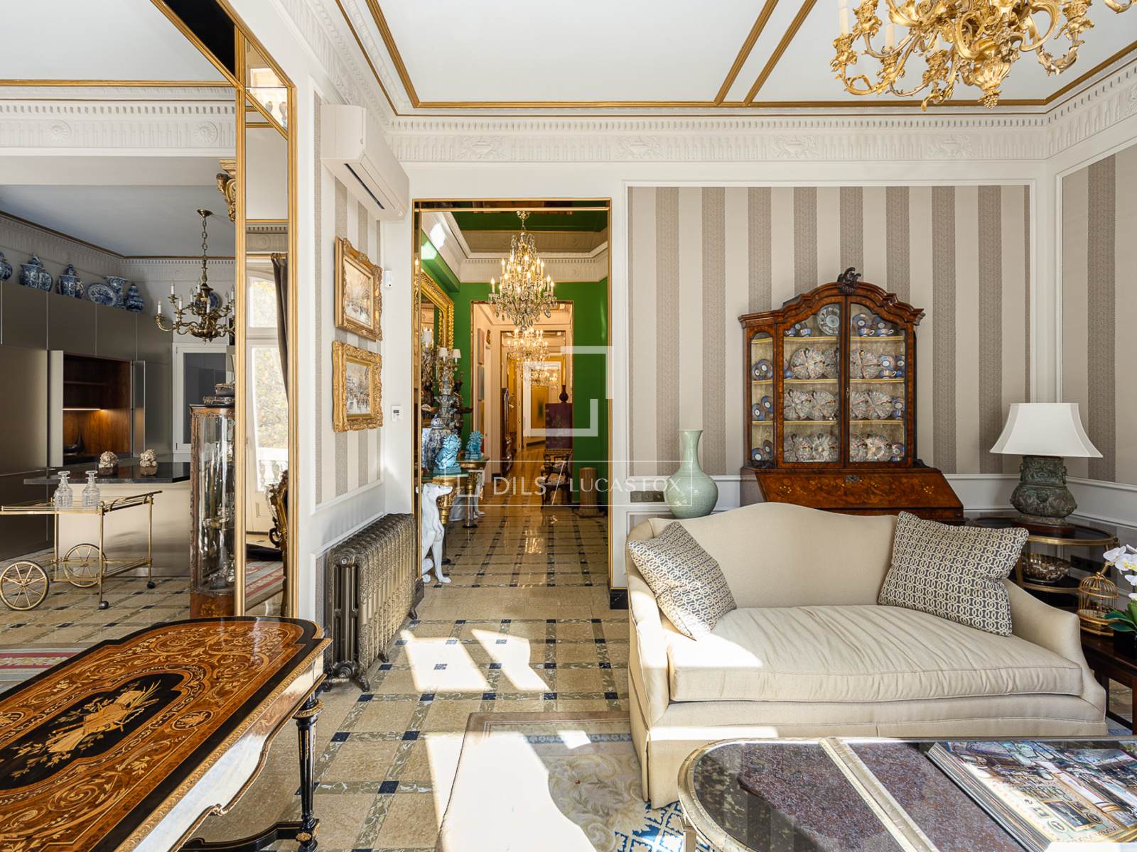 Dzīvoklis Barcelona, Spānijā 4 istabas, 273 m2 Nr. 150751