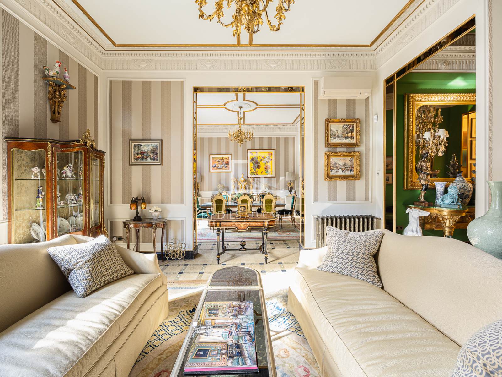Dzīvoklis Barcelona, Spānijā 4 istabas, 273 m2 Nr. 150751