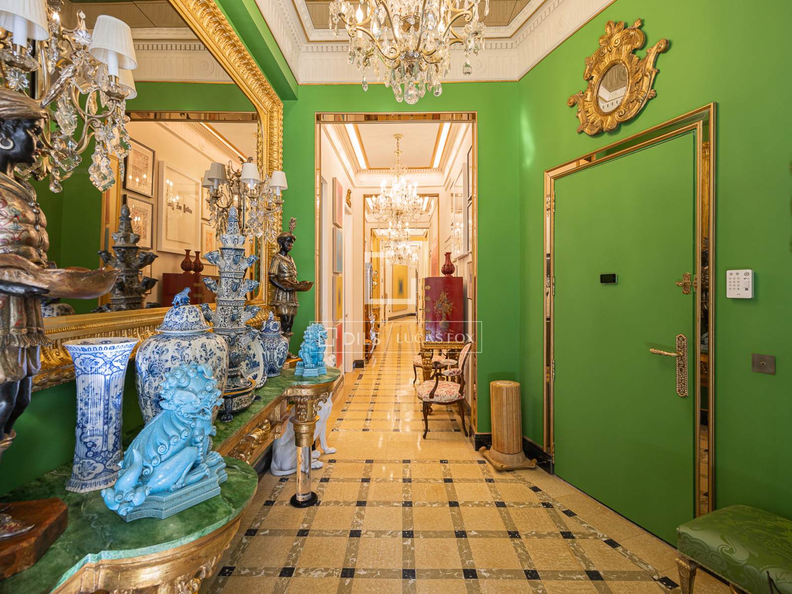 Dzīvoklis Barcelona, Spānijā 4 istabas, 273 m2 Nr. 150751