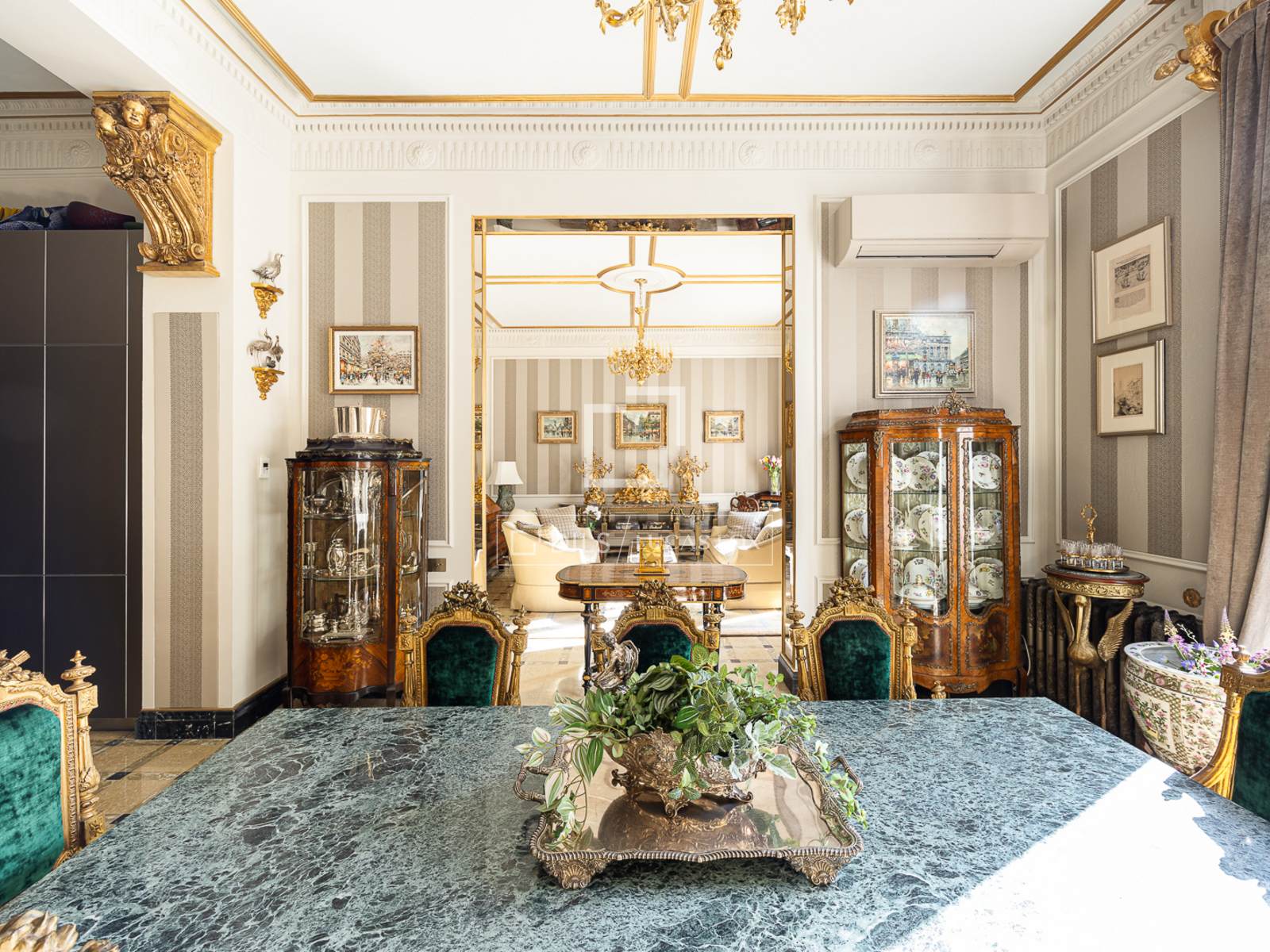 Dzīvoklis Barcelona, Spānijā 4 istabas, 273 m2 Nr. 150751