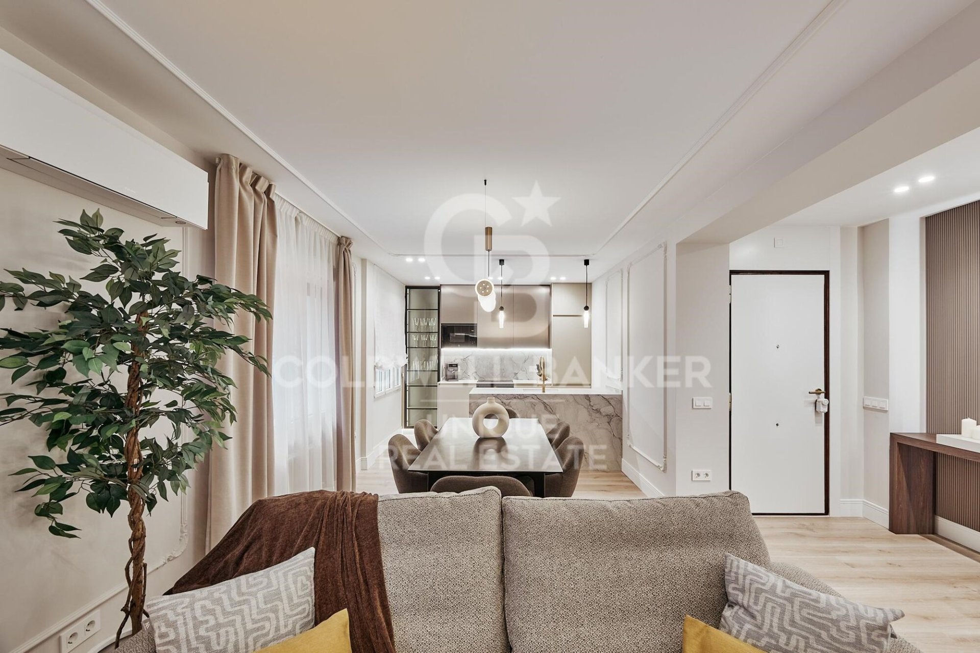 Appartamento a Madrid, Spagna 3 camere da letto, 122 mq. N° 158338