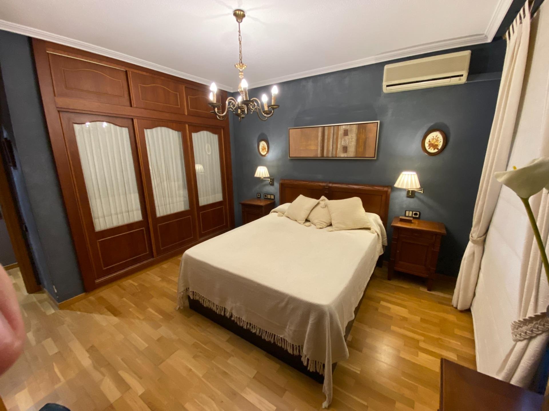 Apartment à Alicante, Espagne 4 chambres, 196 m2 No. 165529