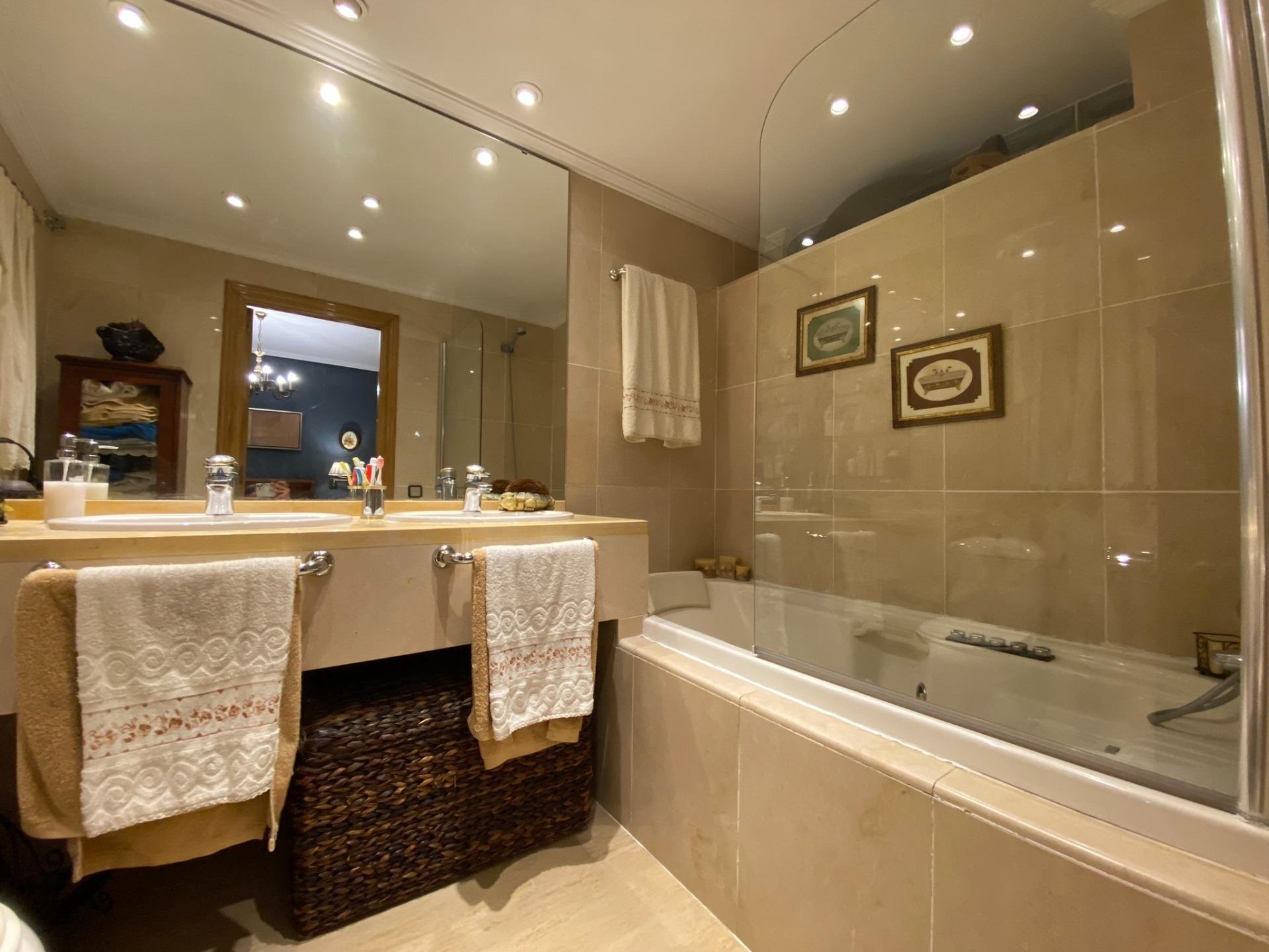 Apartment à Alicante, Espagne 4 chambres, 196 m2 No. 165529