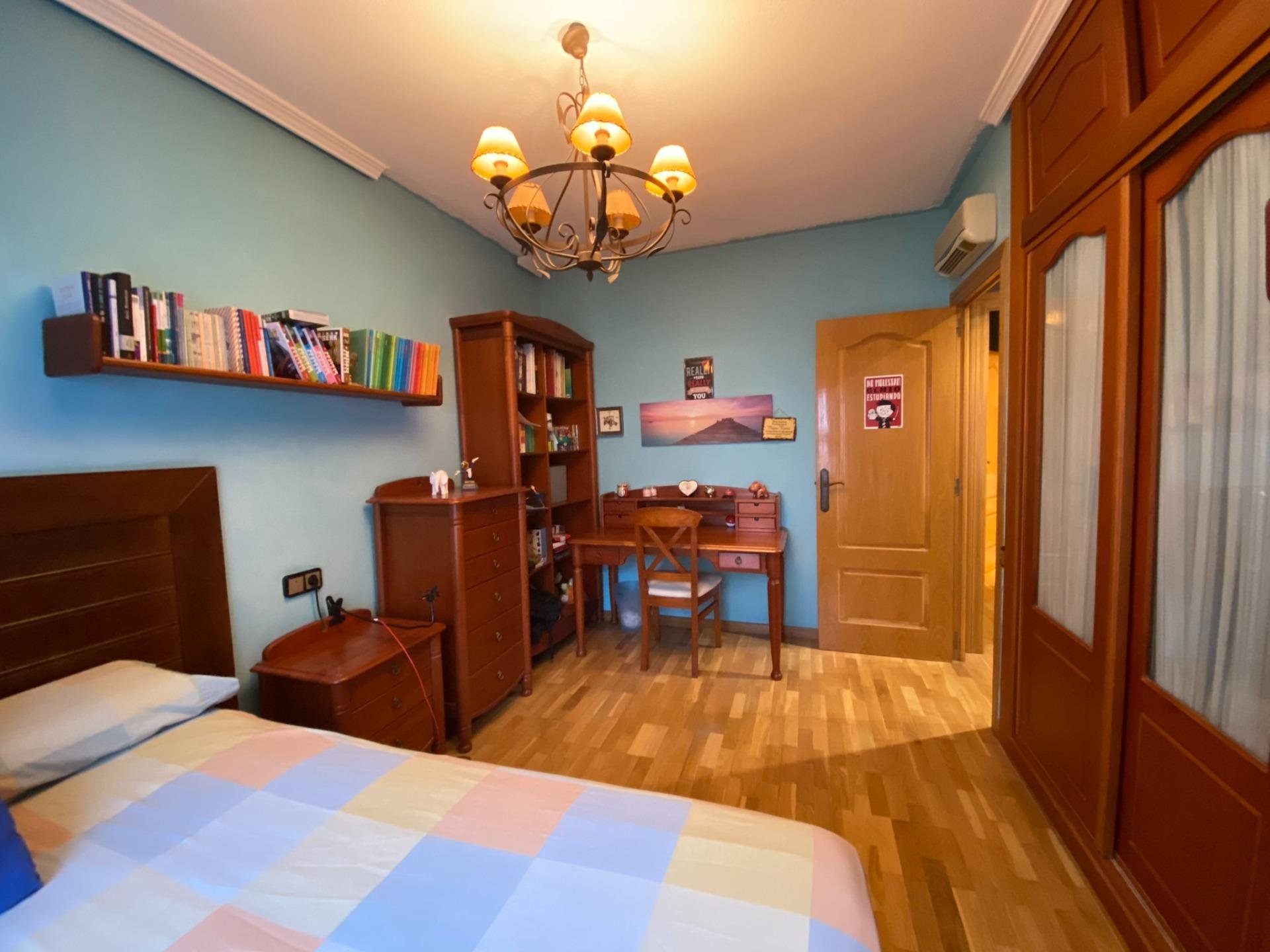 Apartment à Alicante, Espagne 4 chambres, 196 m2 No. 165529