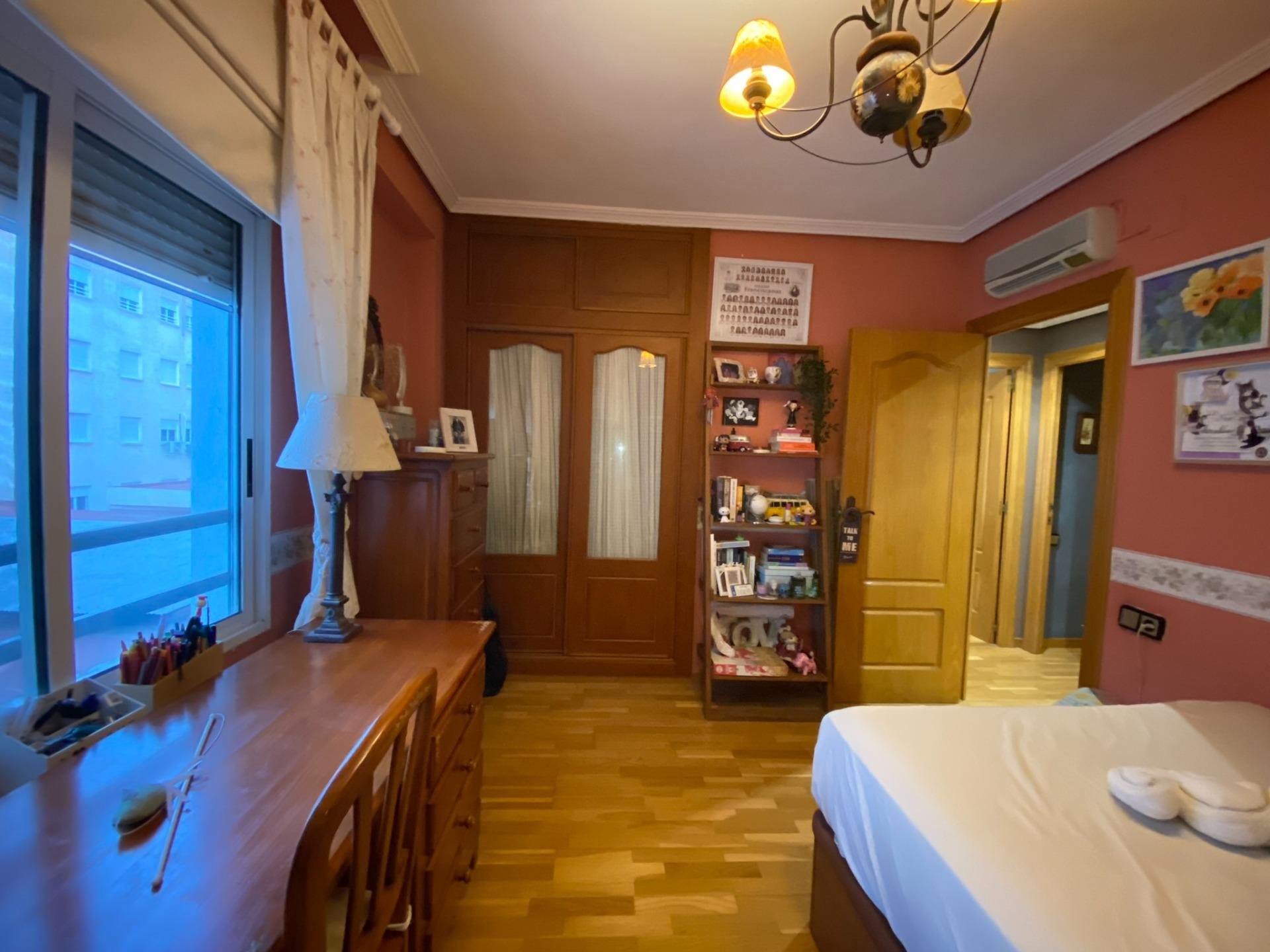 Apartment à Alicante, Espagne 4 chambres, 196 m2 No. 165529