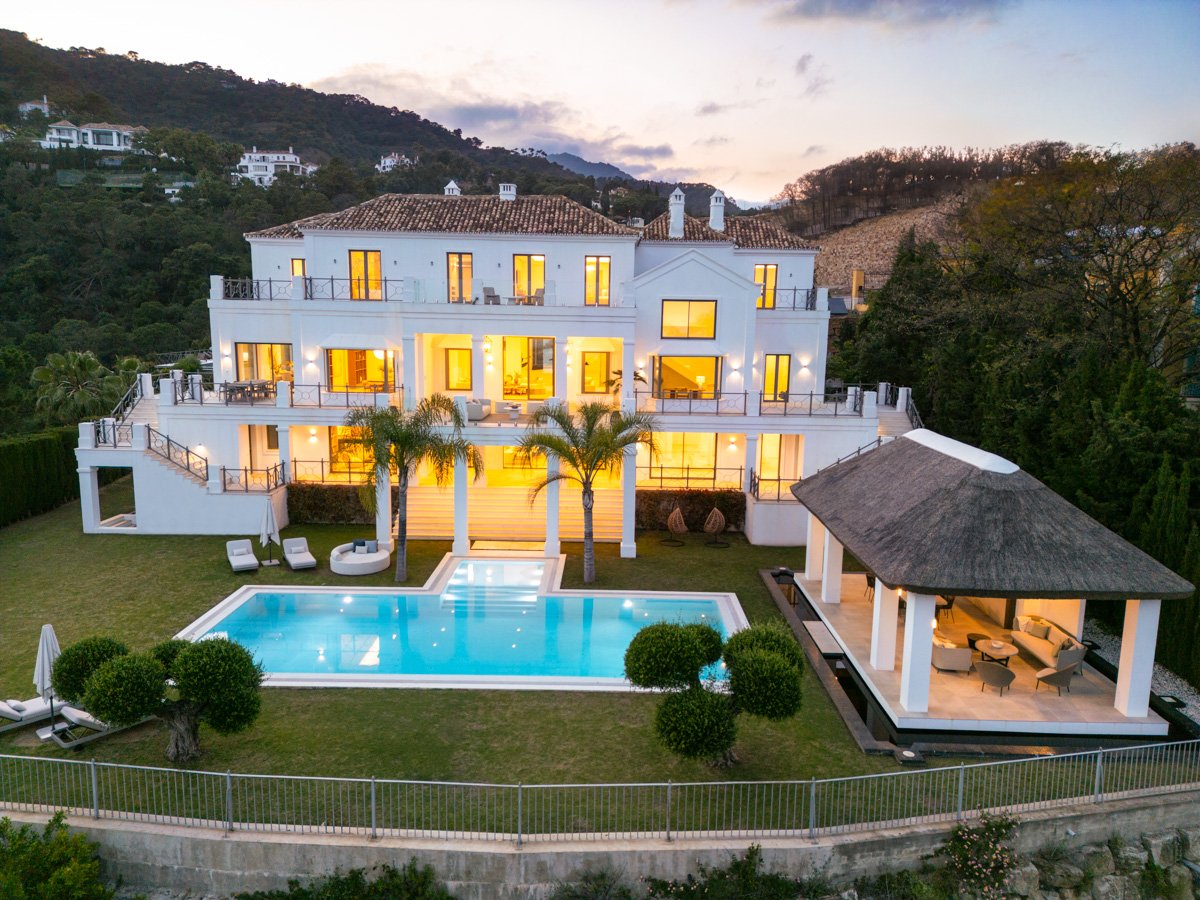 Villa a Benahavis, Malaga, Spagna 5 camere da letto, 1372 mq. N° 134982
