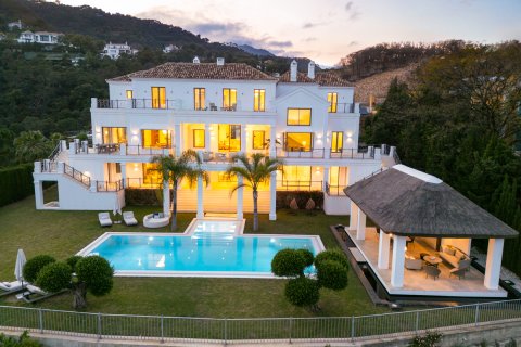 Villa i Benahavis, Malaga, Spanien 5 sovrum, 1372 kvm. Nr. 134982