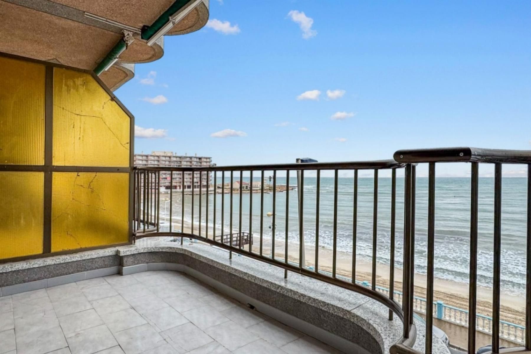 Wohnung in Torrevieja, Alicante, Spanien 120 m2 Nr. 195176