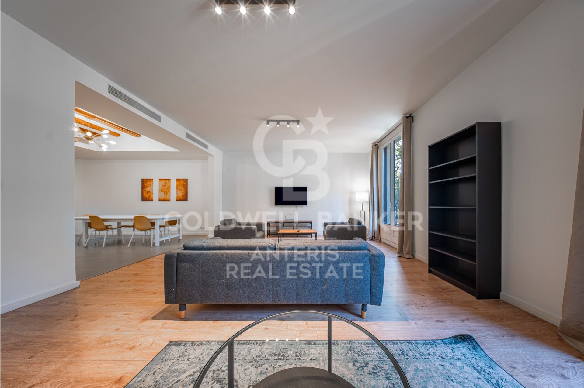 Apartamento en Barcelona, España 3 dormitorios, 141 m2 No. 157264