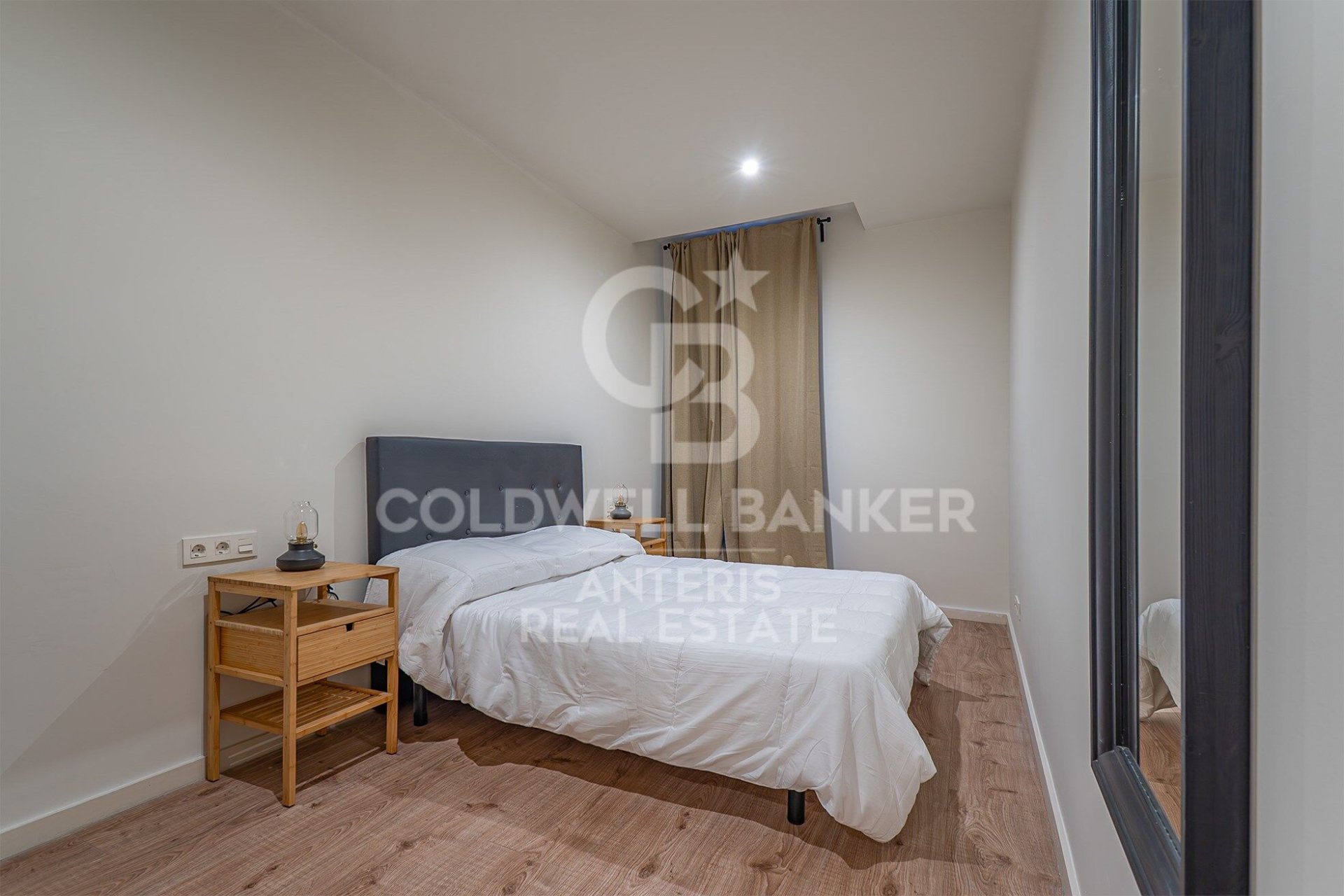 Apartamento en Barcelona, España 3 dormitorios, 141 m2 No. 157264