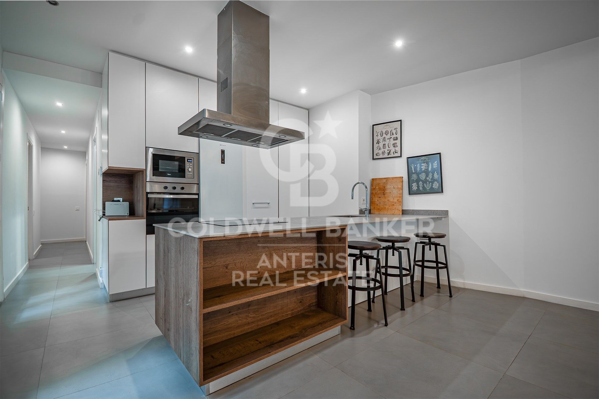 Apartamento en Barcelona, España 3 dormitorios, 141 m2 No. 157264