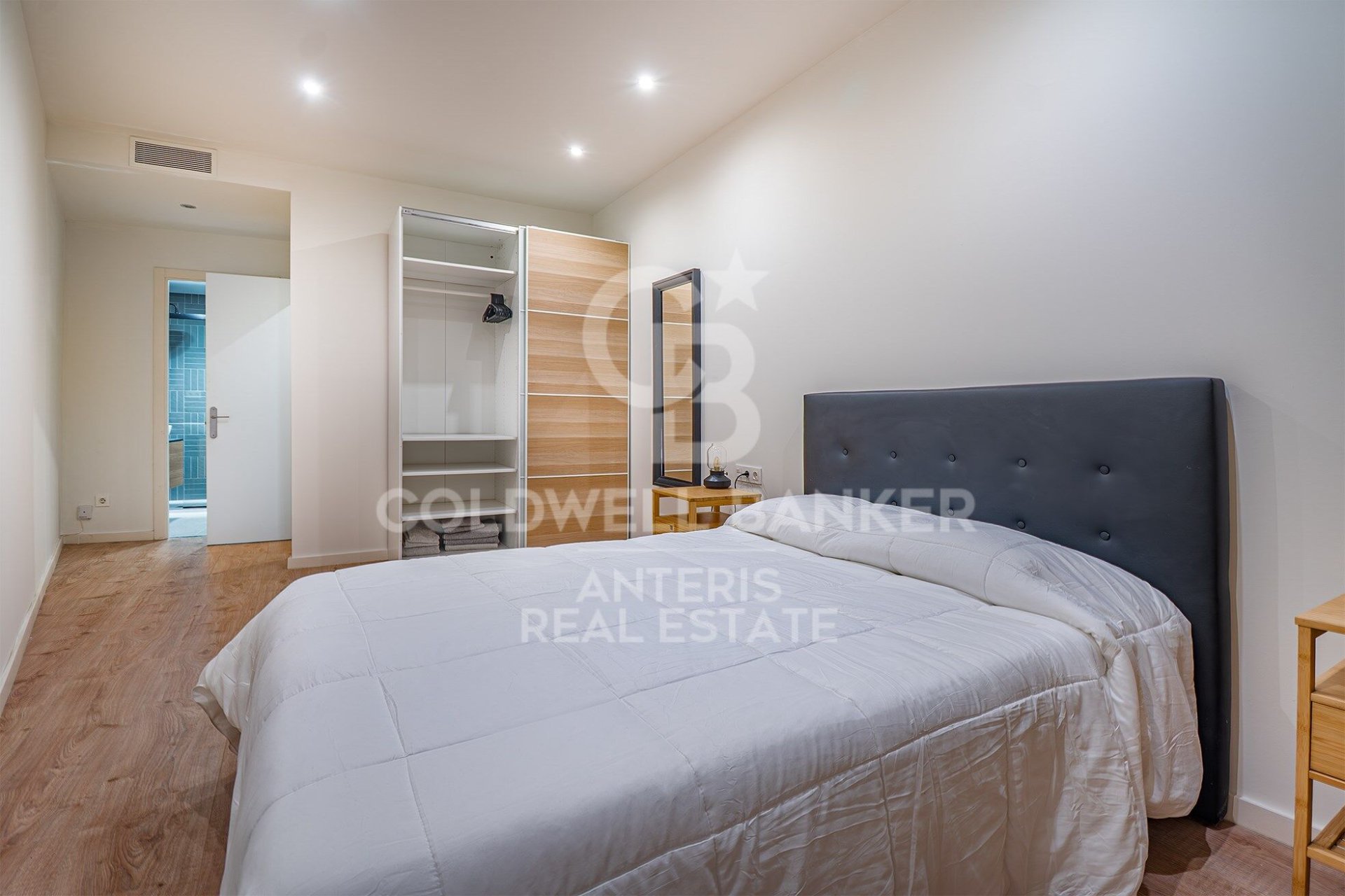 Apartamento en Barcelona, España 3 dormitorios, 141 m2 No. 157264